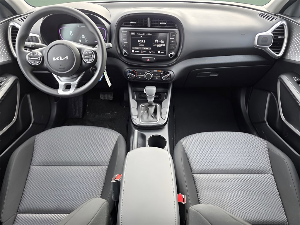 Used 2025 Kia Soul LX w/ LX Technology Package image 22