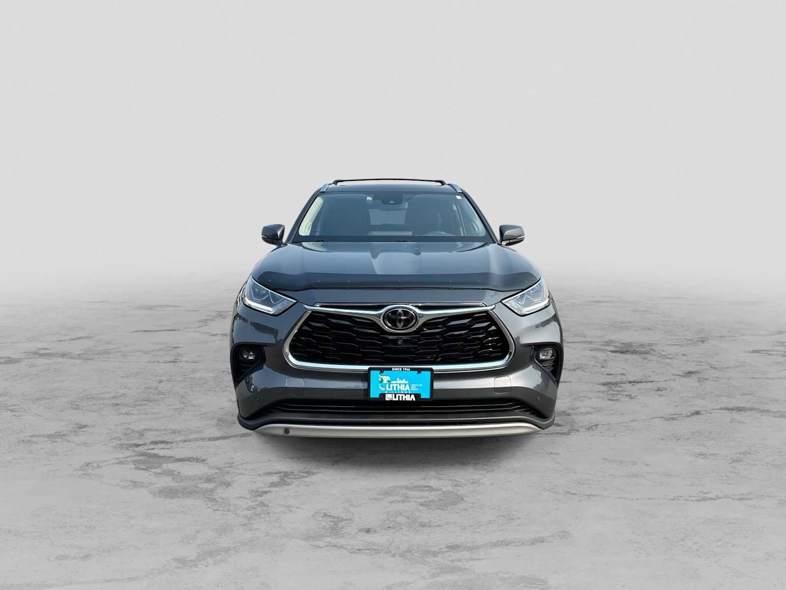 Used 2022 Toyota Highlander Platinum AWD/4WD image 3