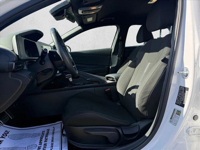 Certified 2025 Hyundai Elantra Sport w/ Cargo Package image 10