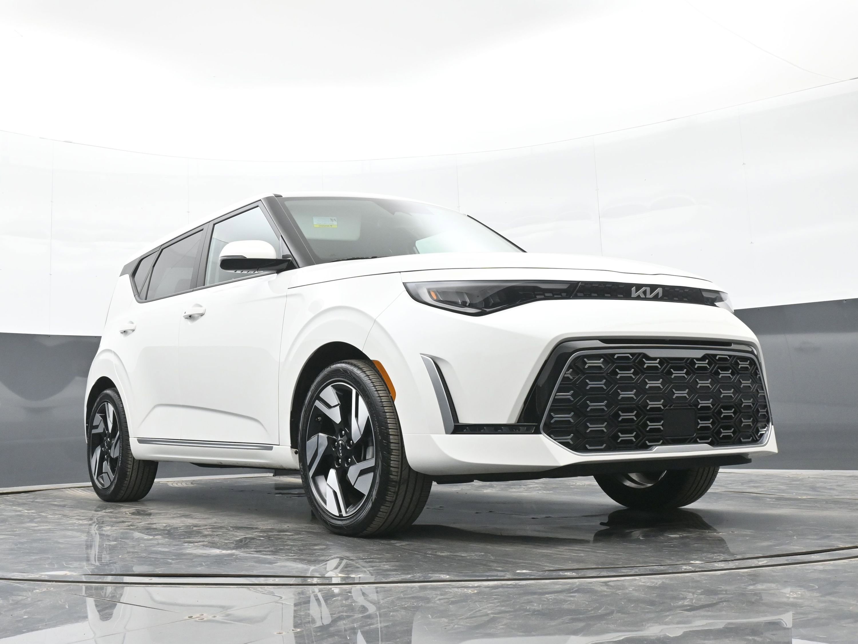 Used 2025 Kia Soul GT-Line w/ GT-Line Technology Package image 26