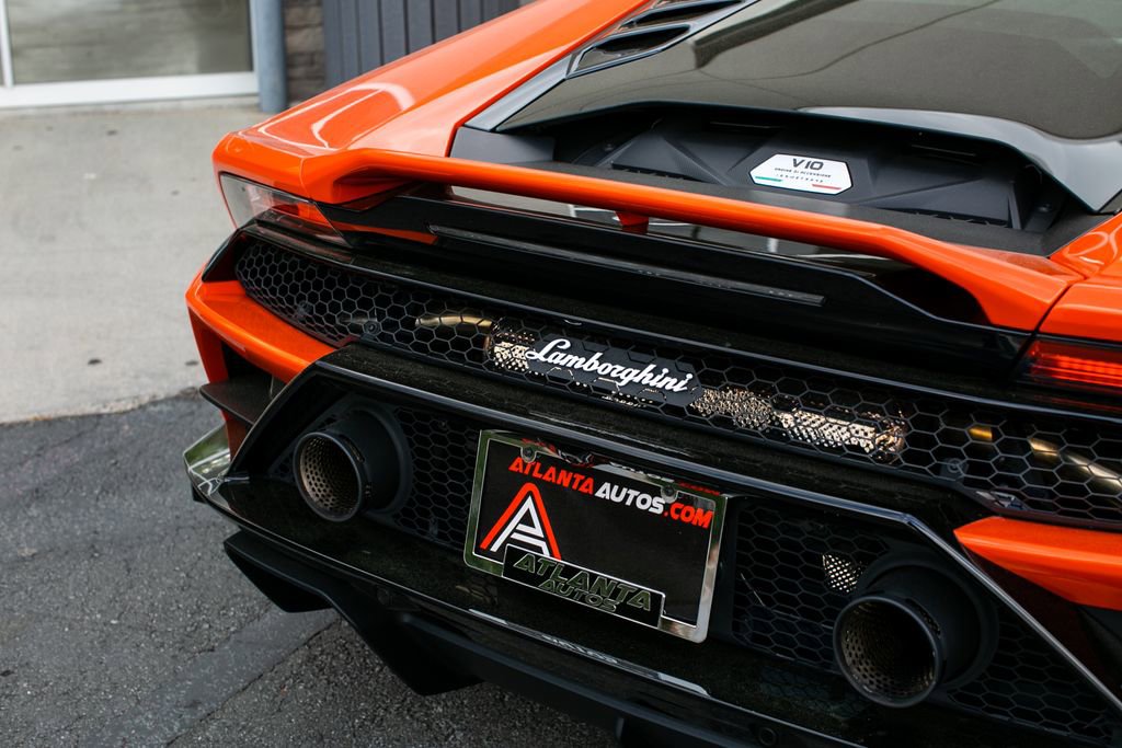 Used 2021 Lamborghini Huracan EVO image 12