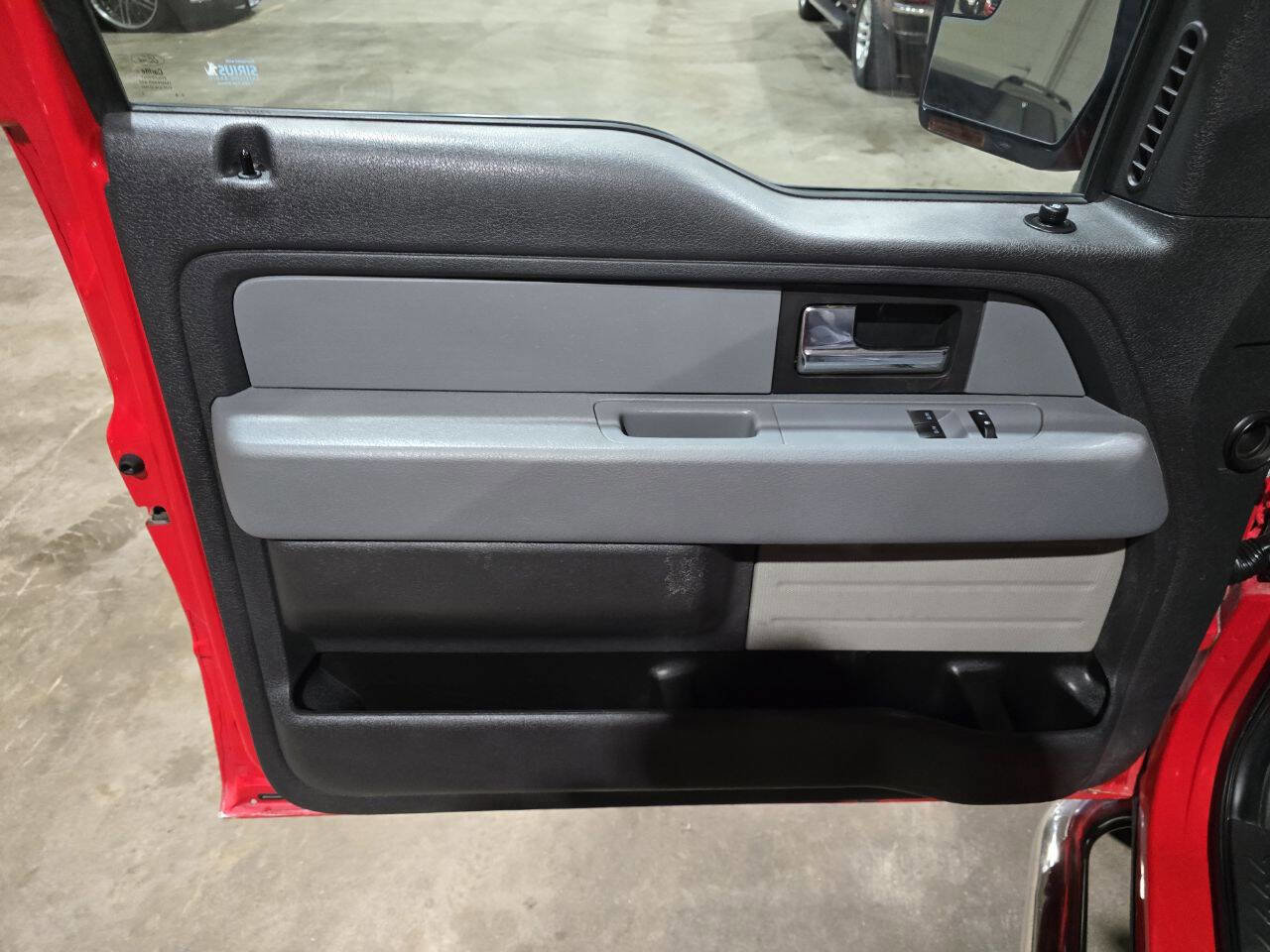 Used 2013 Ford F150 XLT w/ Mid Equipment Group image 23