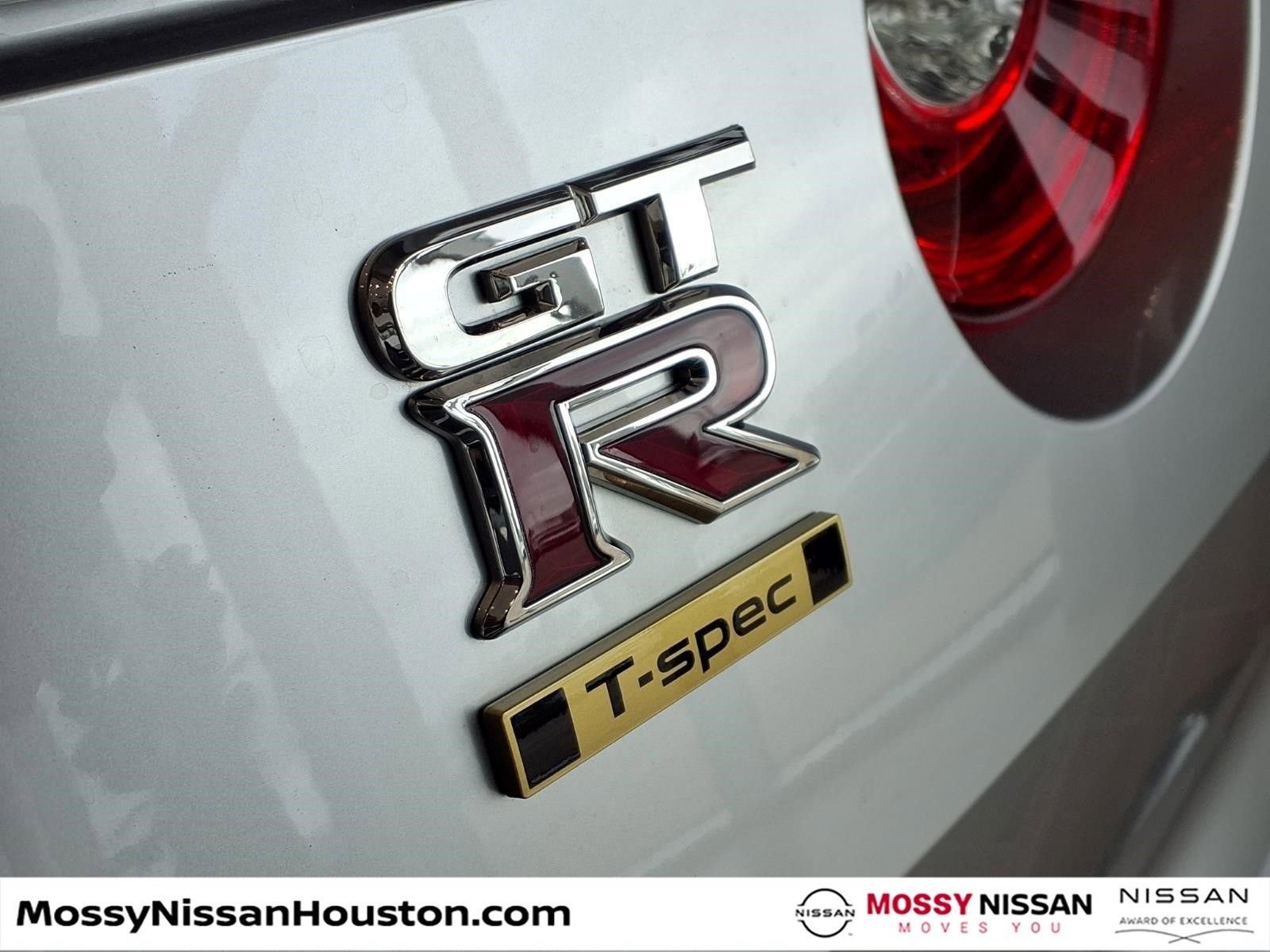 Used 2024 Nissan GT-R w/ Floor Mat Package image 8