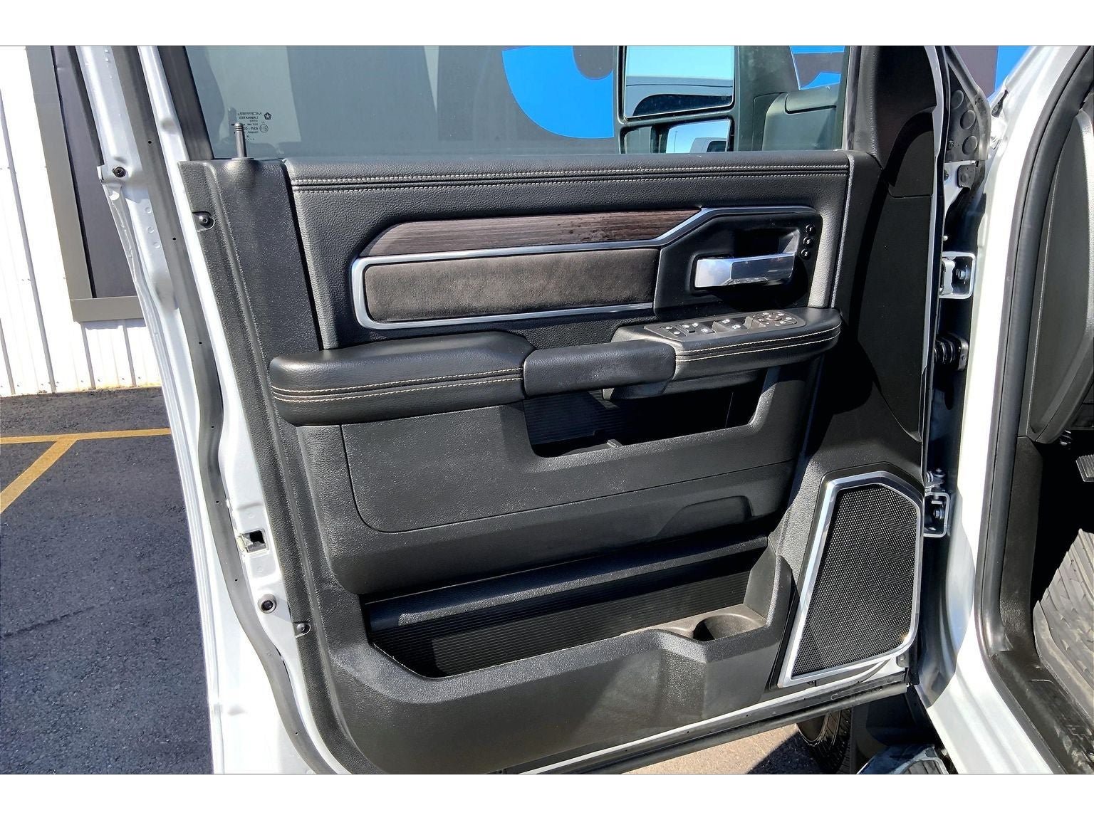Used 2026 RAM 3500 Laramie AWD/4WD image 24