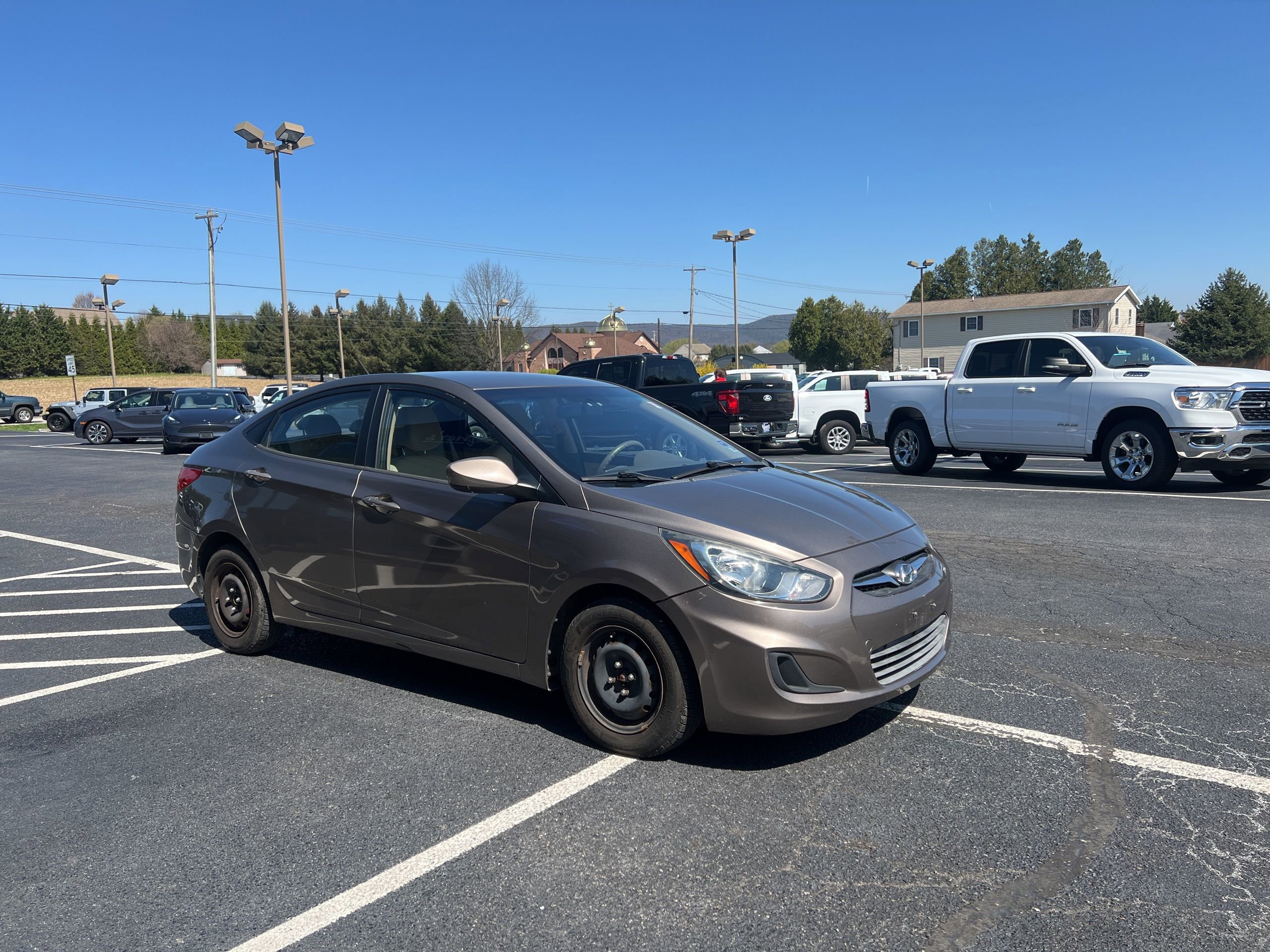 Used 2013 Hyundai Accent GLS FWD image 8