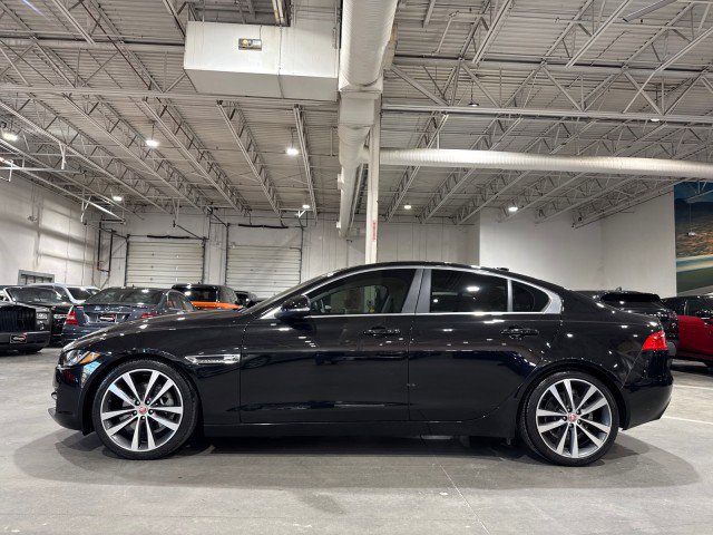Used 2017 Jaguar XE Prestige image 34
