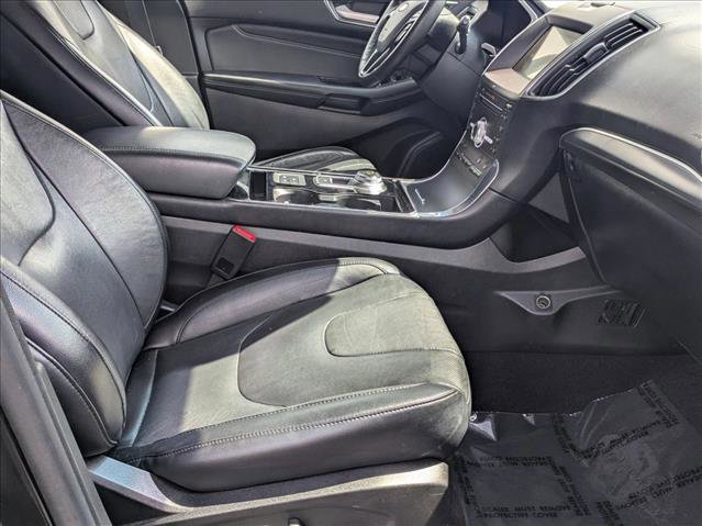 Used 2019 Ford Edge Titanium w/ Equipment Group 301A FWD image 21
