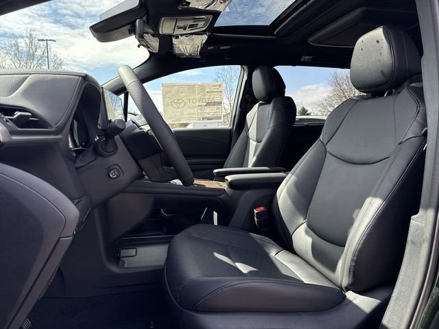 New 2026 Toyota Sienna Platinum image 14