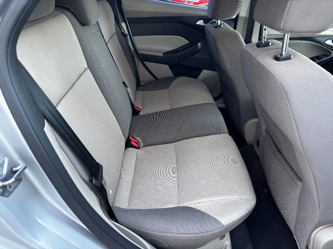 Used 2013 Ford Focus SE image 46