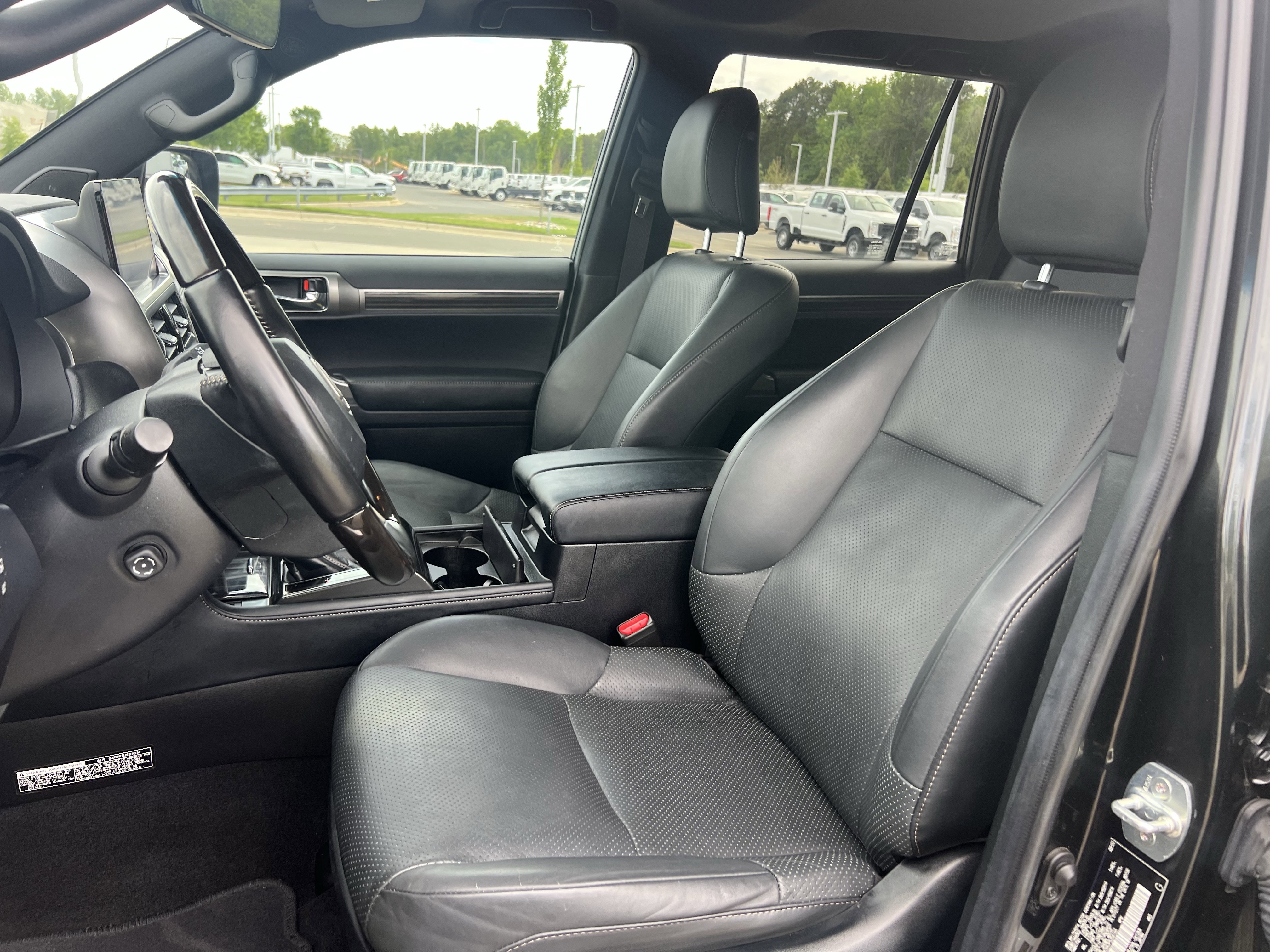 Used 2023 Lexus GX 460 Luxury w/ Accessory Package image 16