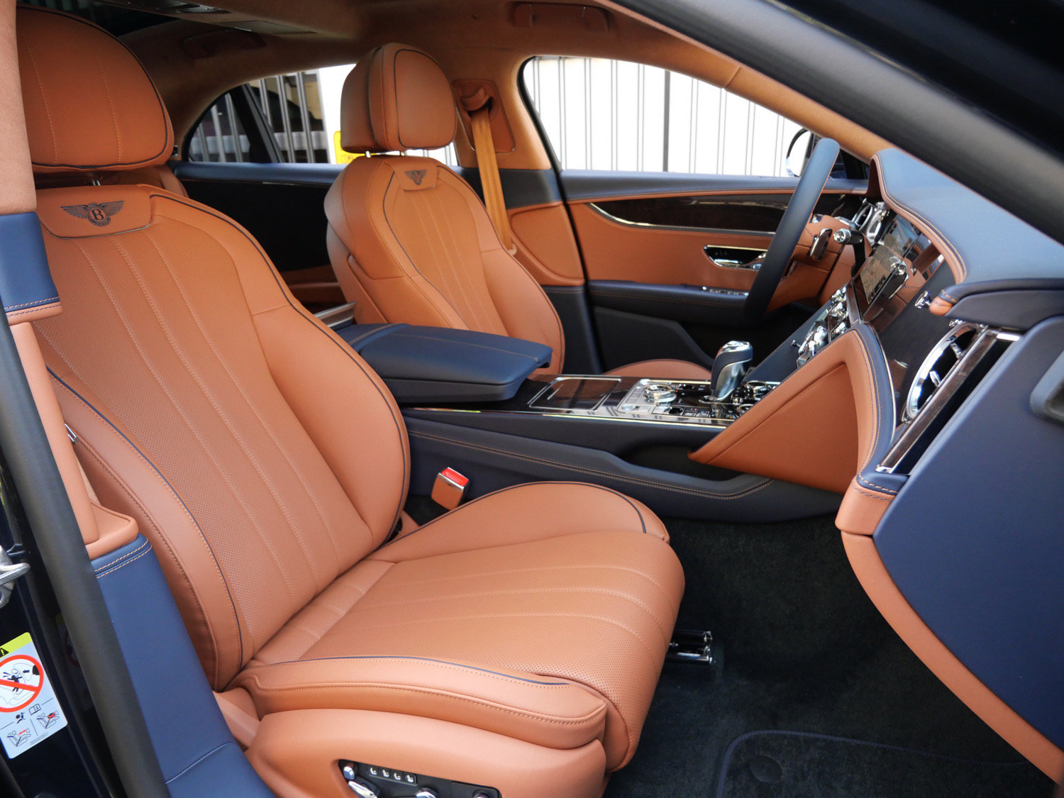 New 2026 Bentley Flying Spur V8 AWD/4WD image 19
