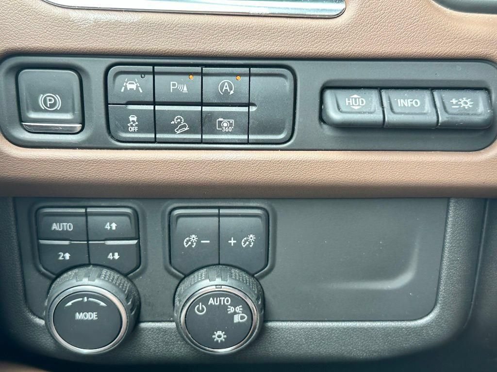 Used 2023 Chevrolet Tahoe High Country AWD/4WD image 17