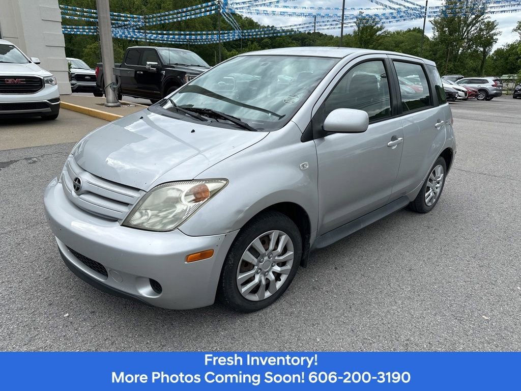 Used 2005 Scion xA FWD image 1