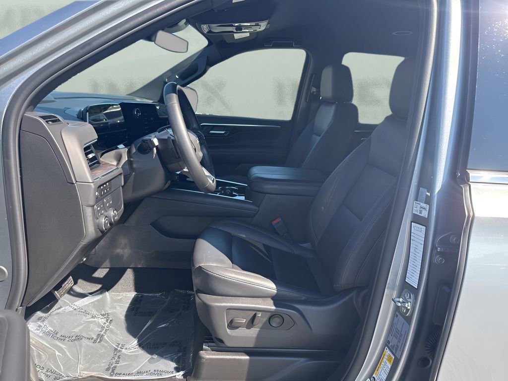 Used 2025 Chevrolet Tahoe LT AWD/4WD image 9