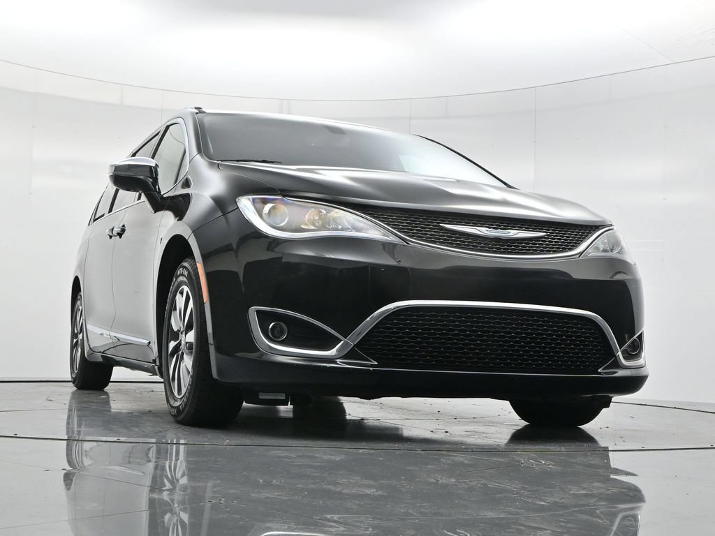 Used 2020 Chrysler Pacifica Limited FWD image 46