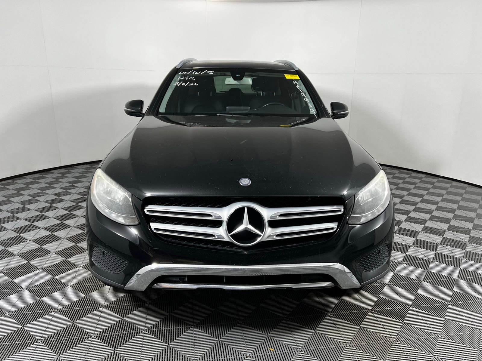 Used 2017 Mercedes-Benz GLC 300 image 2