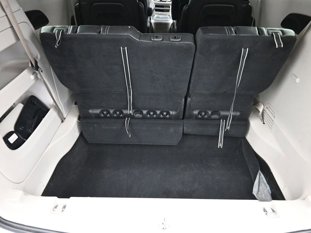 Used 2022 Chrysler Pacifica Touring-L image 10