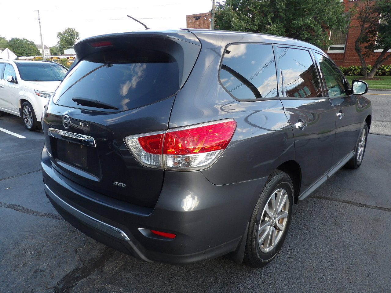 Used 2013 Nissan Pathfinder S image 6
