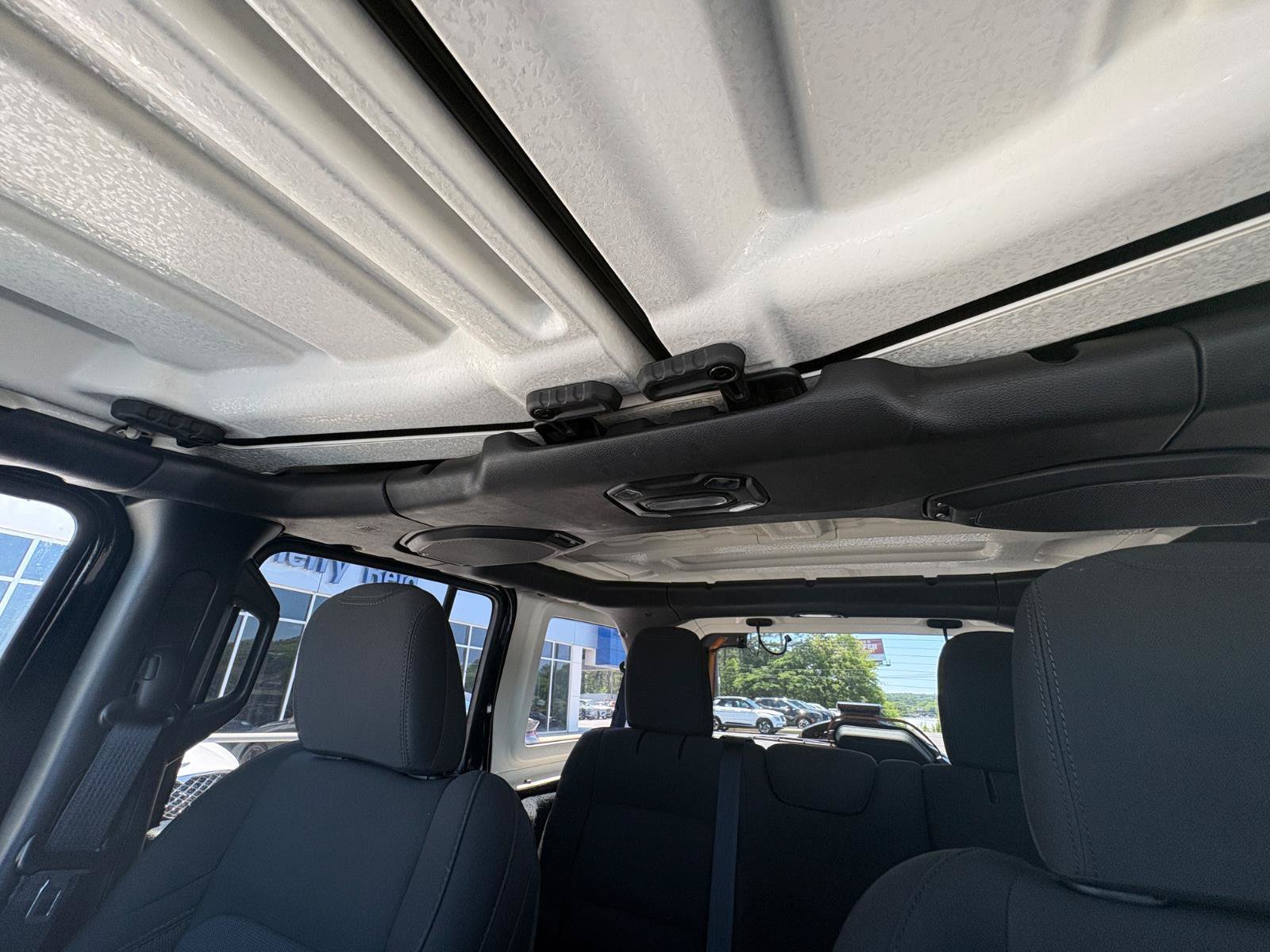 Used 2022 Jeep Wrangler Unlimited Sport AWD/4WD image 35