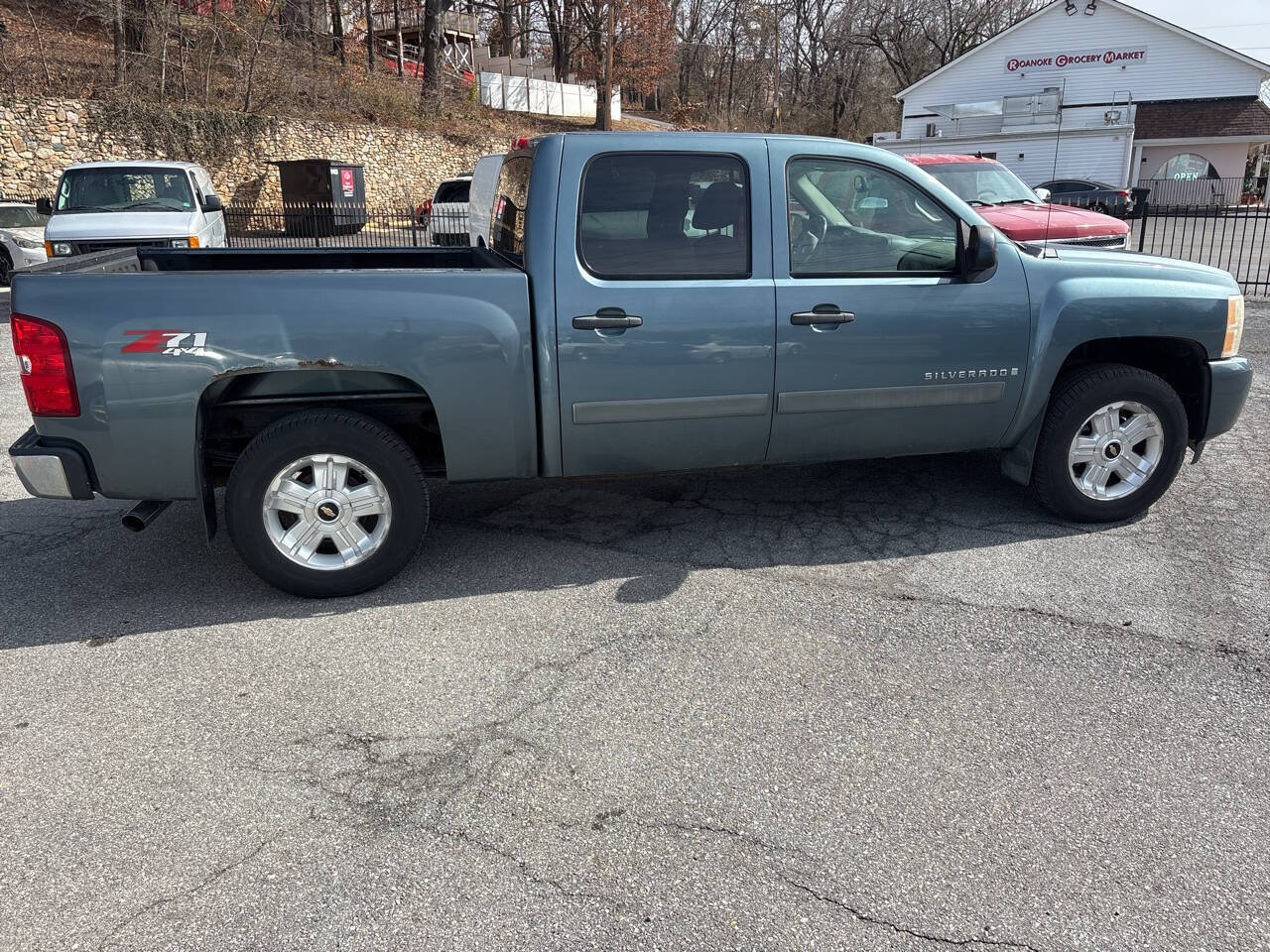 Used 2008 Chevrolet Silverado 1500 LT w/ Safety Package AWD/4WD image 10