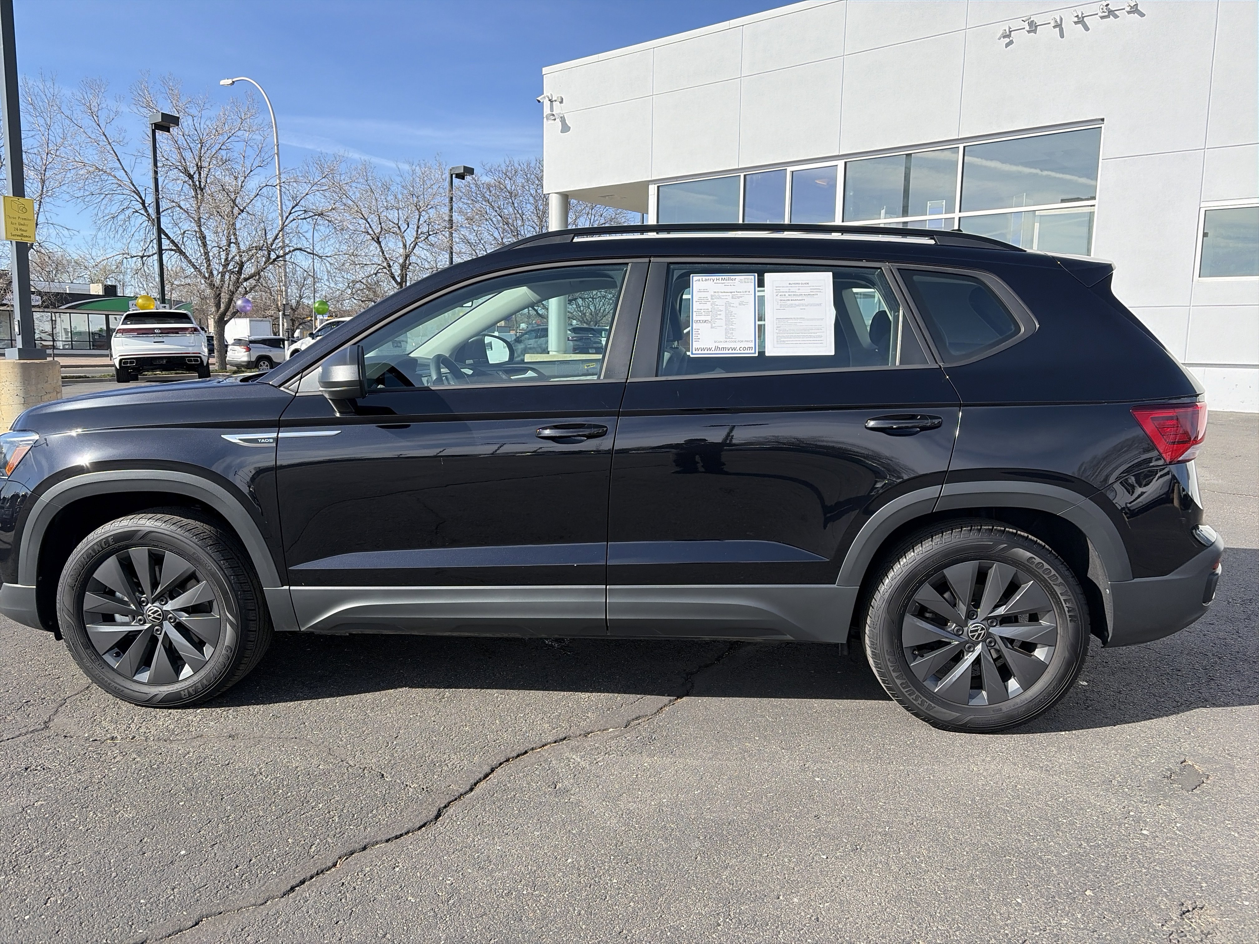 Certified 2022 Volkswagen Taos S image 8