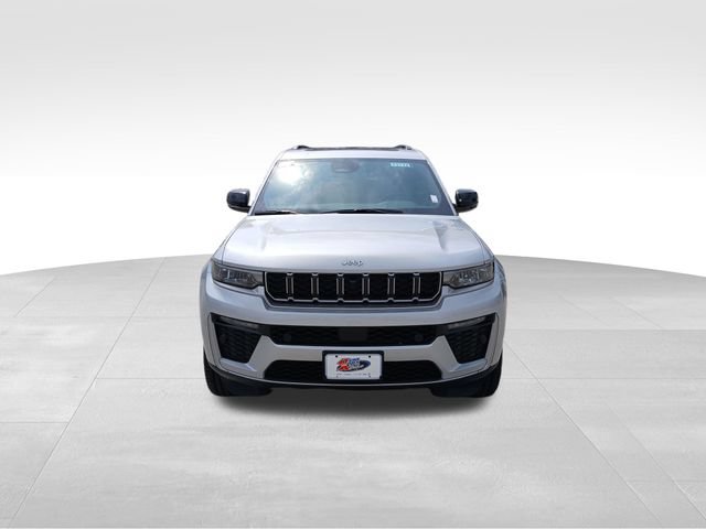 New 2026 Jeep Grand Cherokee L Limited w/ Luxury Tech Group II AWD/4WD image 8
