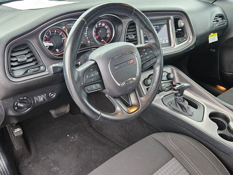 Used 2023 Dodge Challenger SXT image 9