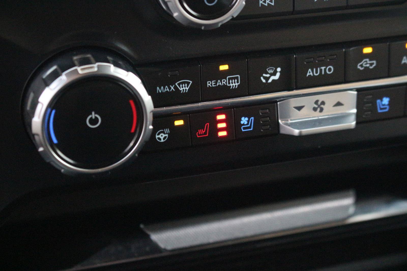 Used 2023 Ford F250 Lariat w/ Sport Appearance Package AWD/4WD image 24