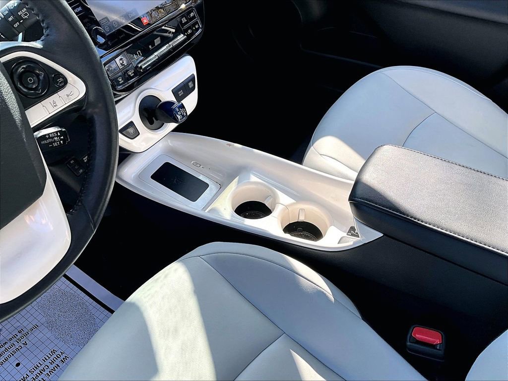 Used 2016 Toyota Prius Four Touring w/ Premium Convenience Package FWD image 13