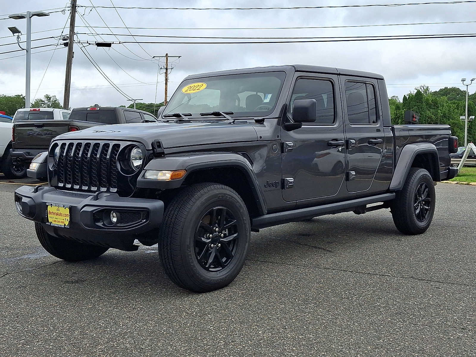 Used 2022 Jeep Gladiator Sport AWD/4WD image 3