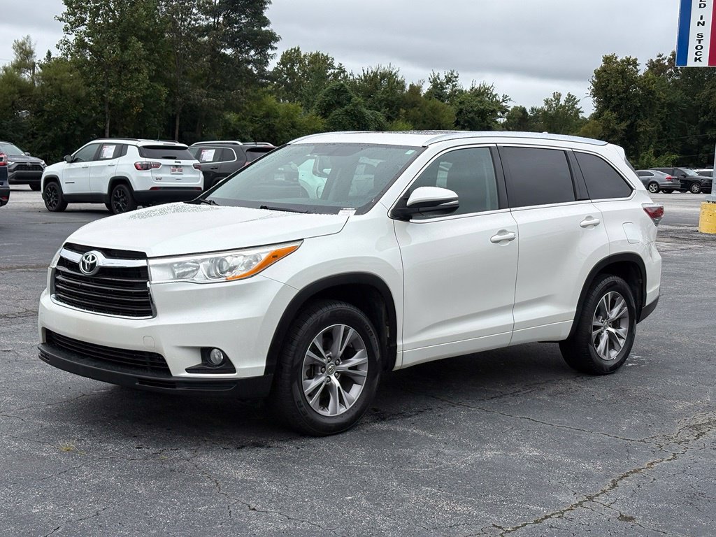 Used 2014 Toyota Highlander XLE FWD image 6