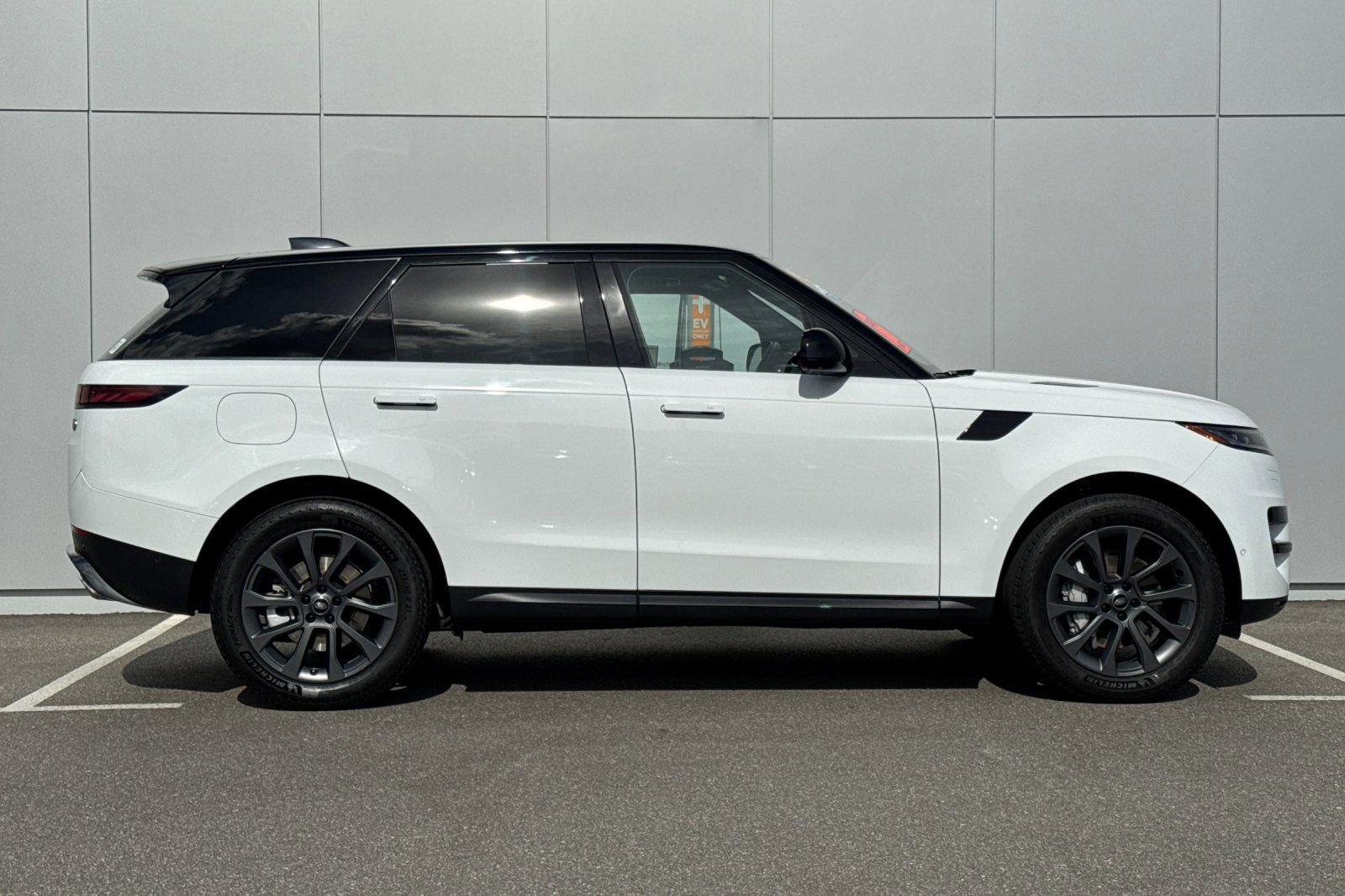Certified 2023 Land Rover Range Rover Sport SE image 6