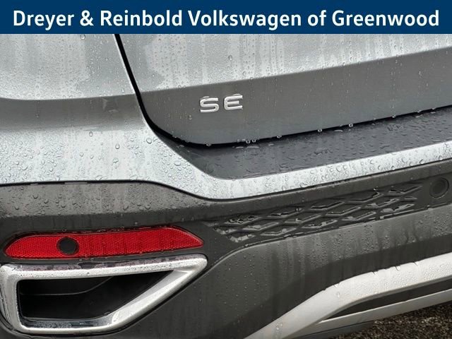 New 2026 Volkswagen Taos SE image 11