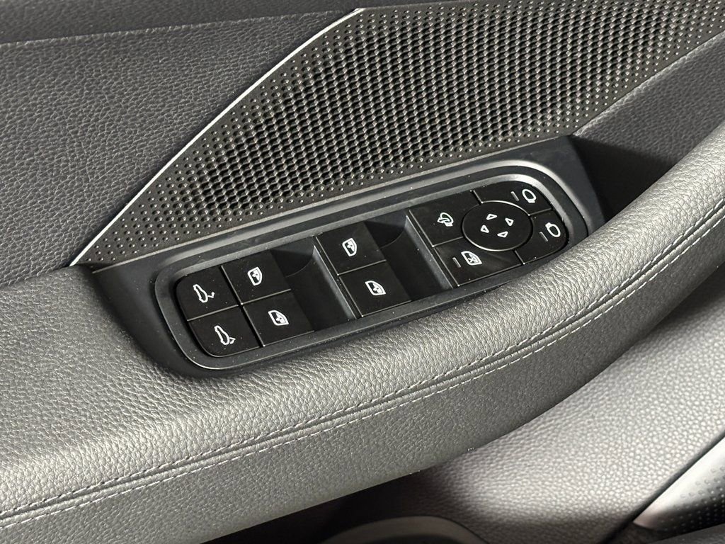 Certified 2026 Porsche Panamera 4 AWD/4WD image 15
