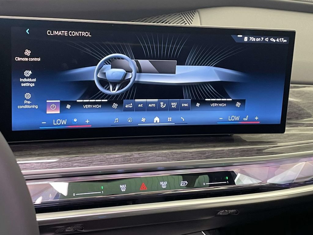 Used 2025 BMW i7 xDrive60 w/ Executive Package AWD/4WD image 27