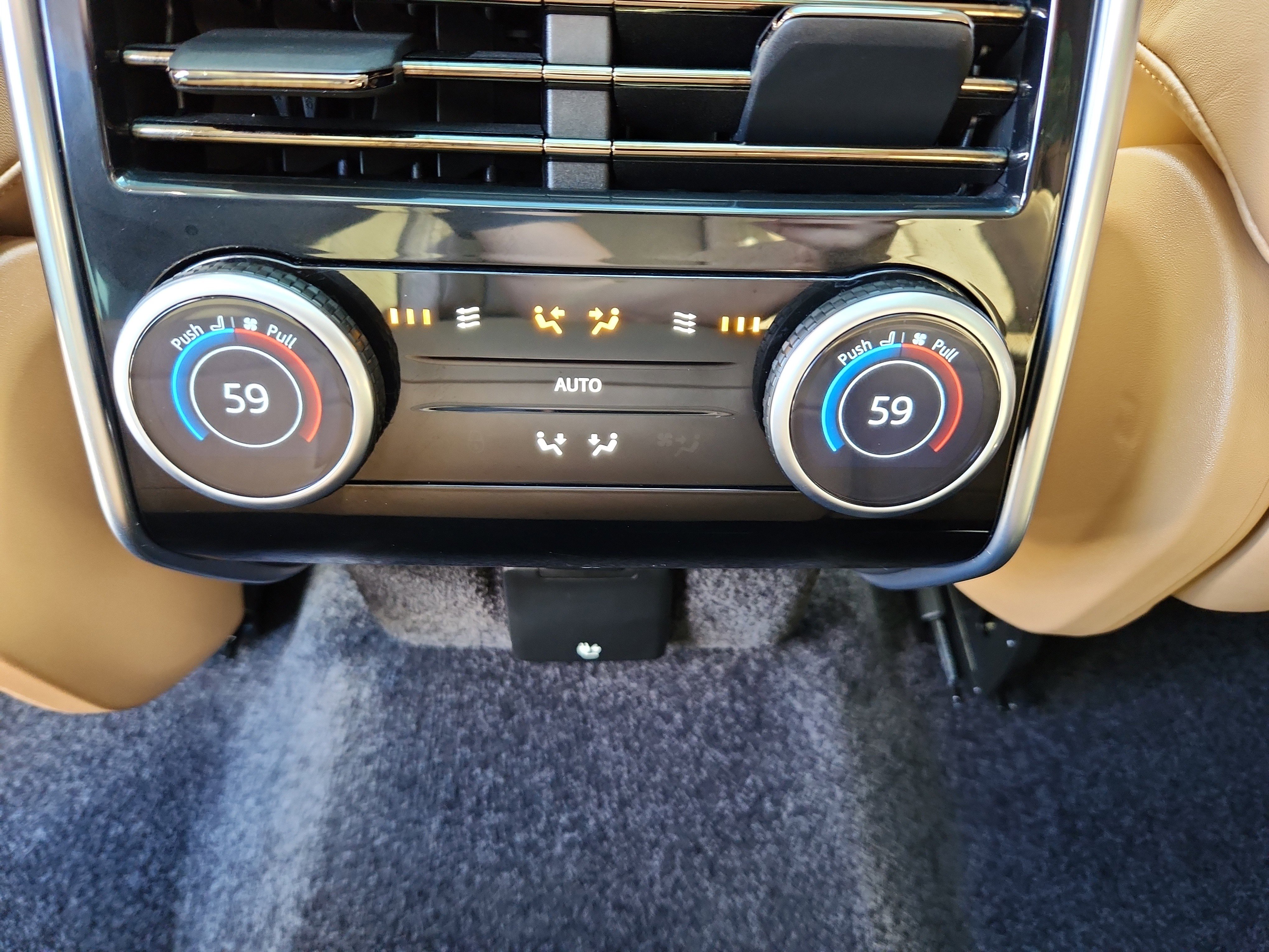 Used 2023 Land Rover Range Rover SE image 28