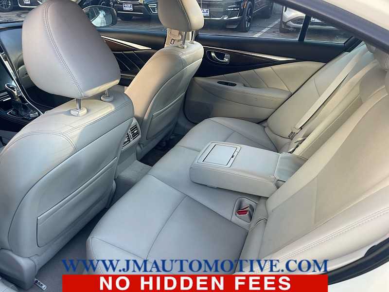 Used 2019 INFINITI Q50 Luxe w/ Essential Package (3.0T Luxe) AWD/4WD image 3