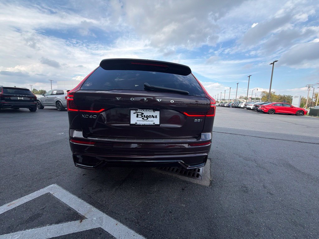 New 2027 Volvo XC60 B5 Plus AWD/4WD image 3