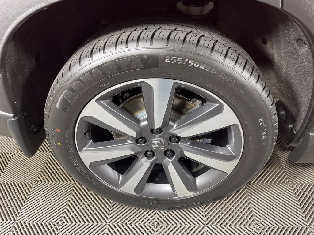 Used 2024 Honda Pilot Touring image 16