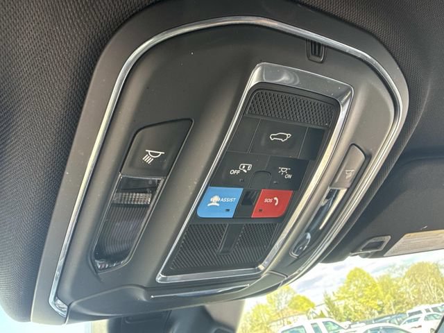 Used 2023 Jeep Grand Cherokee Altitude AWD/4WD image 33