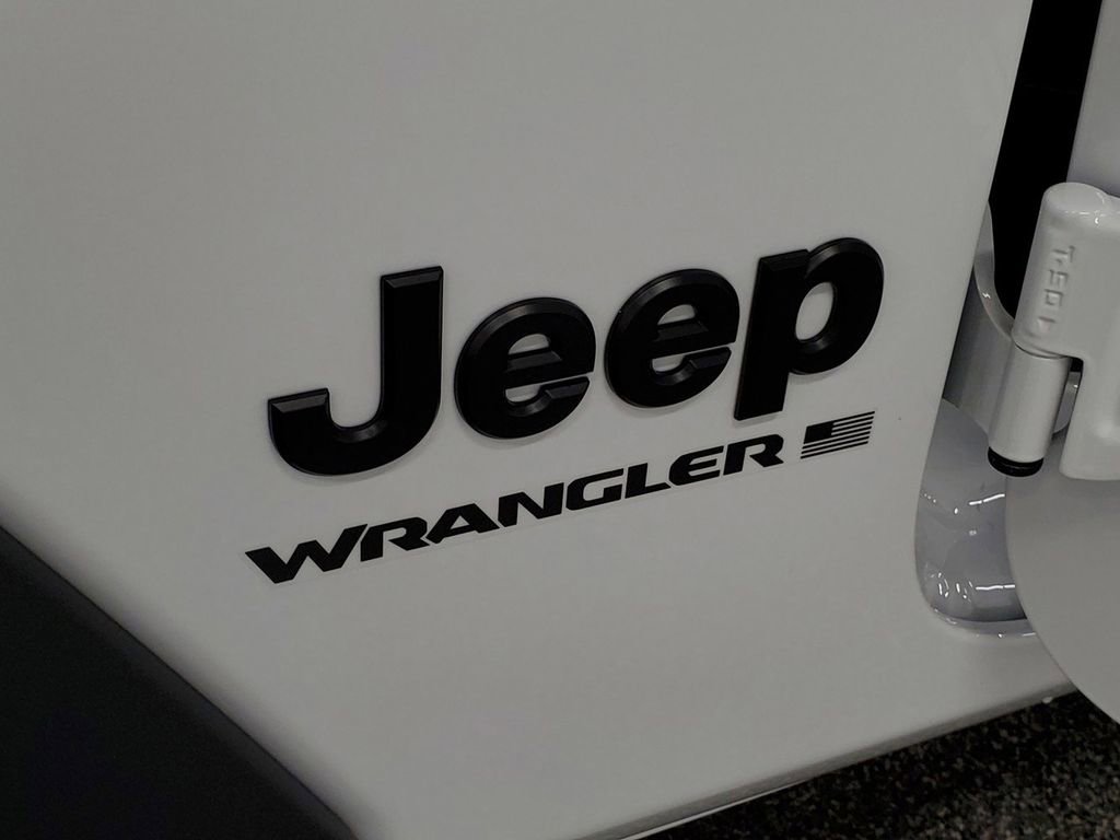 Used 2025 Jeep Wrangler Sport image 22