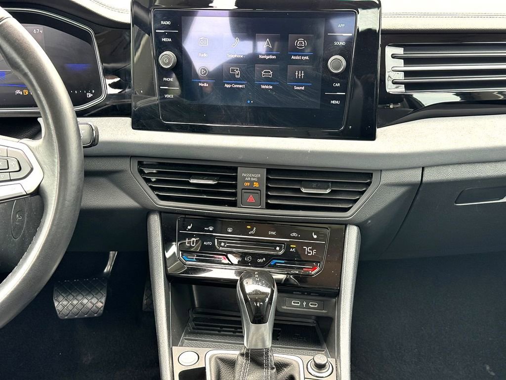 Used 2025 Volkswagen Jetta SE FWD image 30
