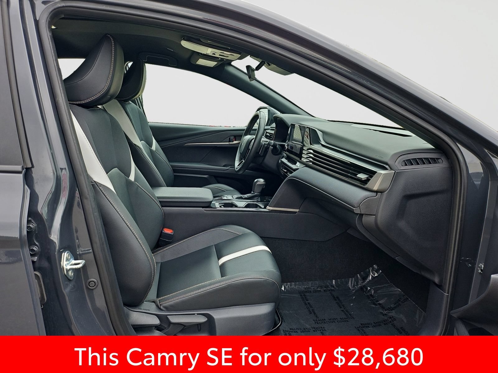Used 2025 Toyota Camry SE FWD image 17
