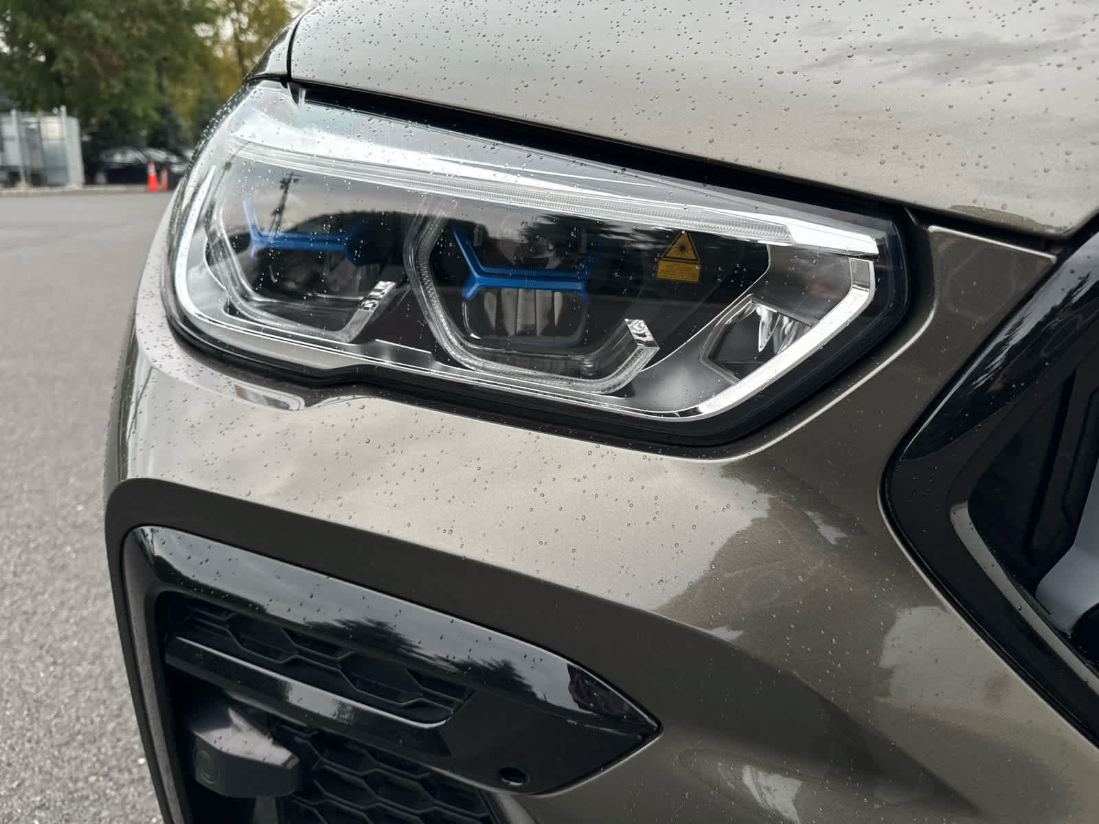 Used 2022 BMW X6 xDrive40i w/ Executive Package AWD/4WD image 32