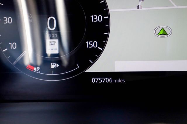 Used 2019 Land Rover Range Rover Sport HSE Dynamic image 6