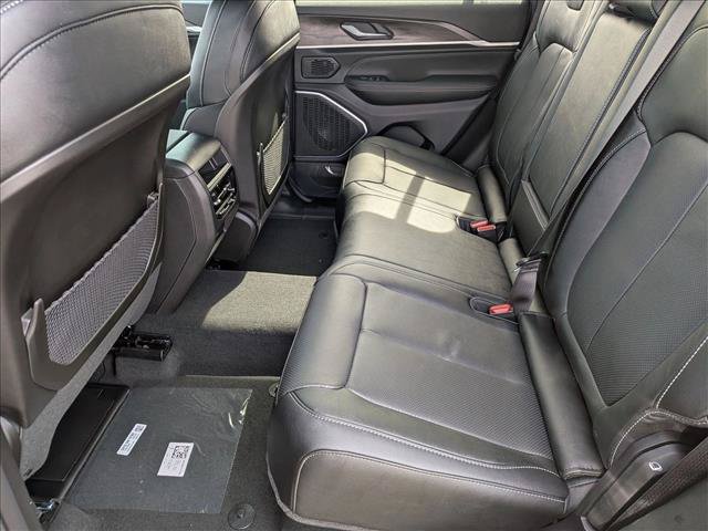 New 2026 Jeep Grand Cherokee Limited AWD/4WD image 17