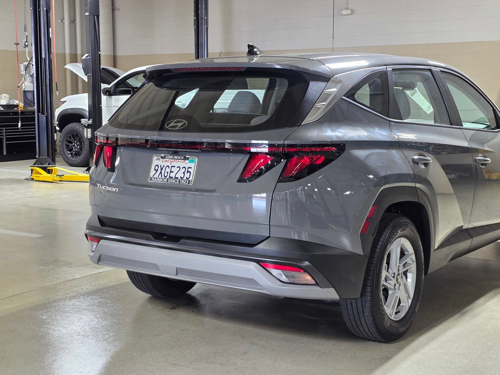 Certified 2025 Hyundai Tucson SE FWD image 11