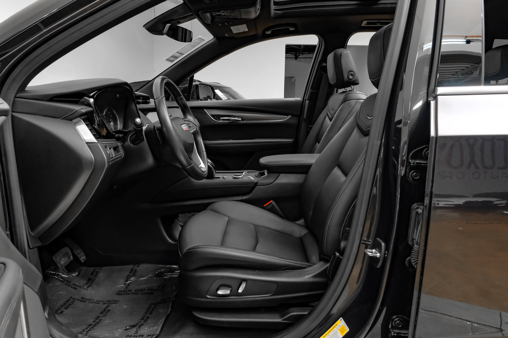 Used 2023 Cadillac XT6 Luxury FWD image 4