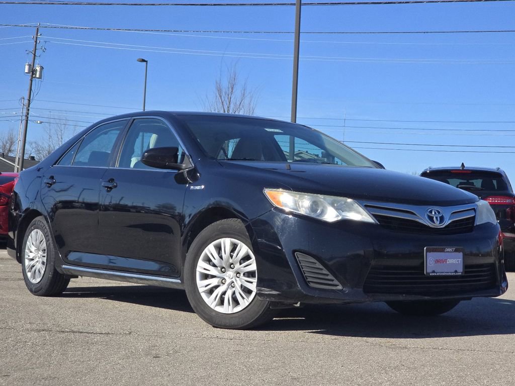 Used 2014 Toyota Camry LE image 2