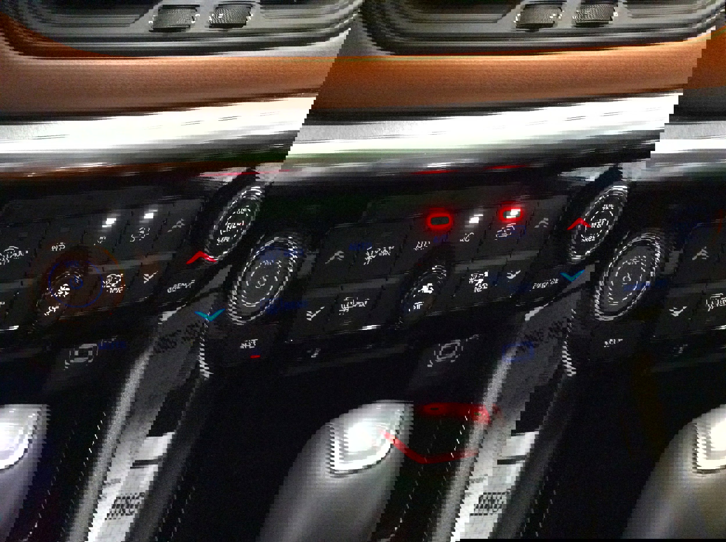 Used 2024 Jeep Compass Limited AWD/4WD image 30